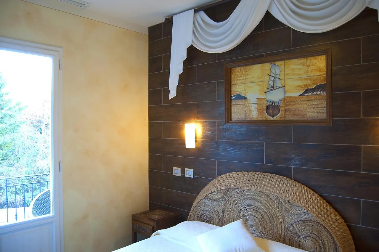 Bed & Breakfast Bounty Cavo Italië
