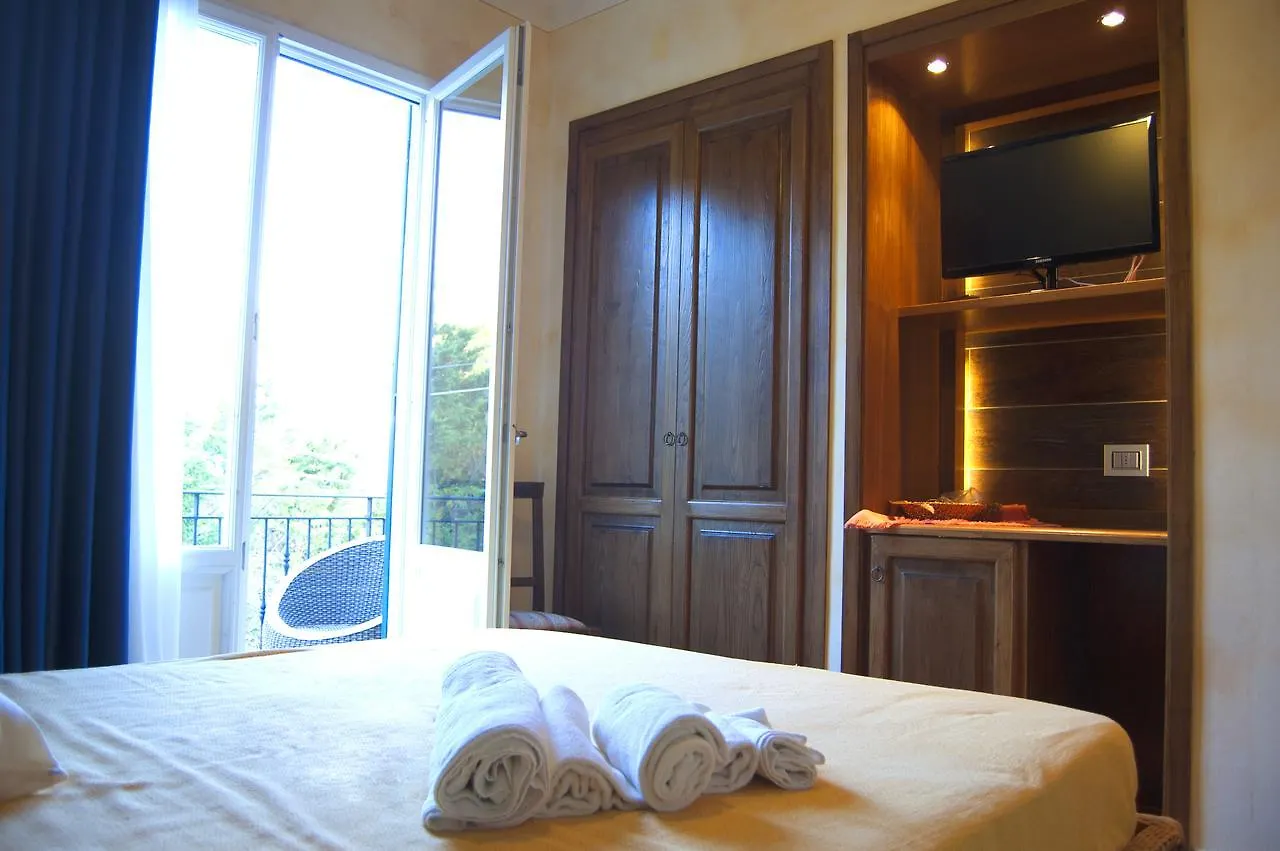 Bed & Breakfast Bounty Cavo Italië